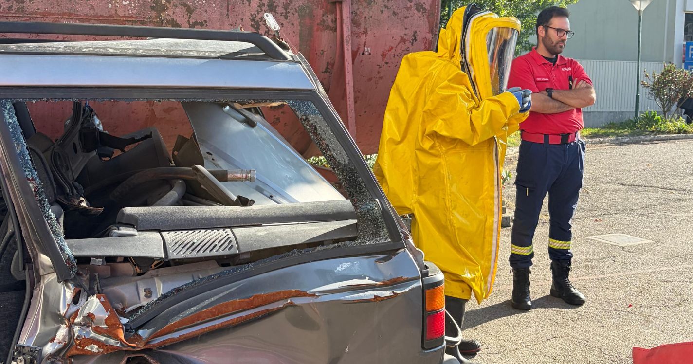 Estudantes de medicina visitam Quartel dos Bombeiros de Santa Maria da Feira (2)